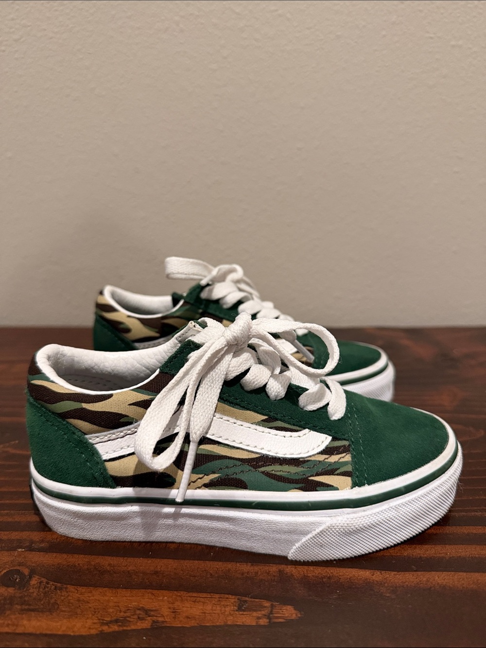Vans Green Camo Low-Top Sneakers with White Stripe Size: 10.5